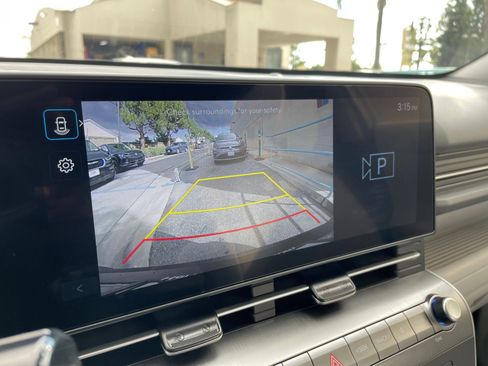 Used 2025 Hyundai Kona SEL image 17