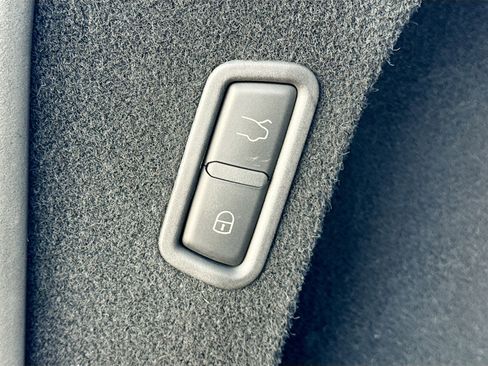Used 2022 Maserati Levante Modena AWD/4WD image 13