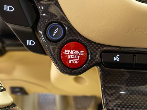 Used 2018 Ferrari 812 Superfast image 77