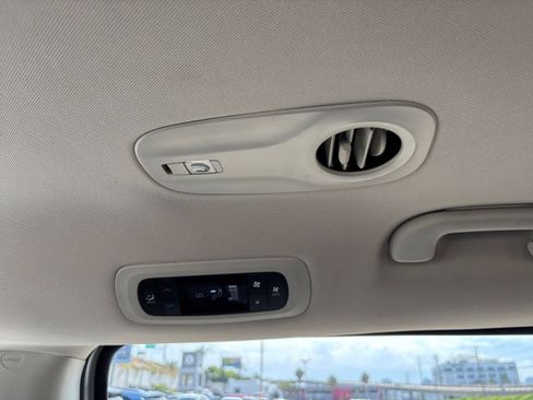 Used 2023 Chrysler Voyager LX FWD image 20