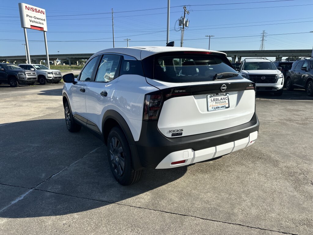 New 2027 Nissan Kicks S FWD image 7
