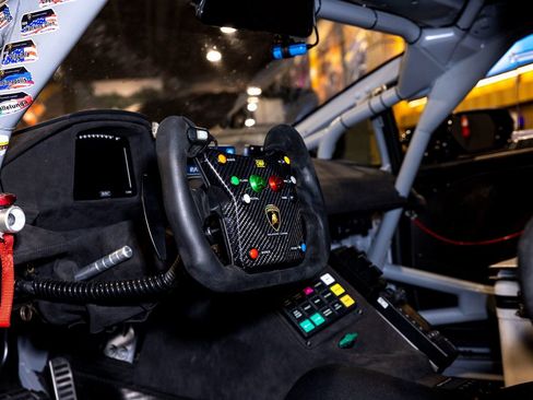 Used 2023 Lamborghini Huracan EVO image 8