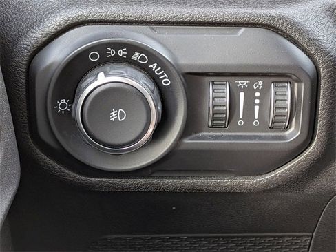 Used 2019 Jeep Wrangler Unlimited Sahara w/ Cold Weather Group image 16