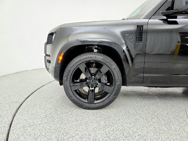 New 2026 Land Rover Defender 110 X-Dynamic SE AWD/4WD image 29
