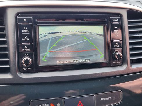 Used 2017 Mitsubishi Lancer ES FWD image 7