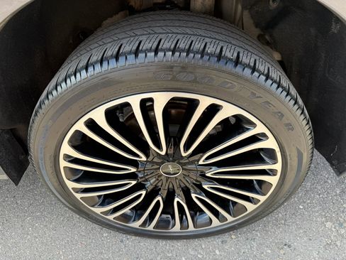 Used 2022 Lincoln Aviator Black Label w/ Dynamic Handling Package image 10