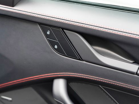 Used 2024 Porsche 911 Targa 4 GTS w/ Premium Package image 33