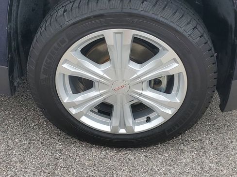Used 2017 GMC Terrain SLE w/ Technology Package AWD/4WD image 7