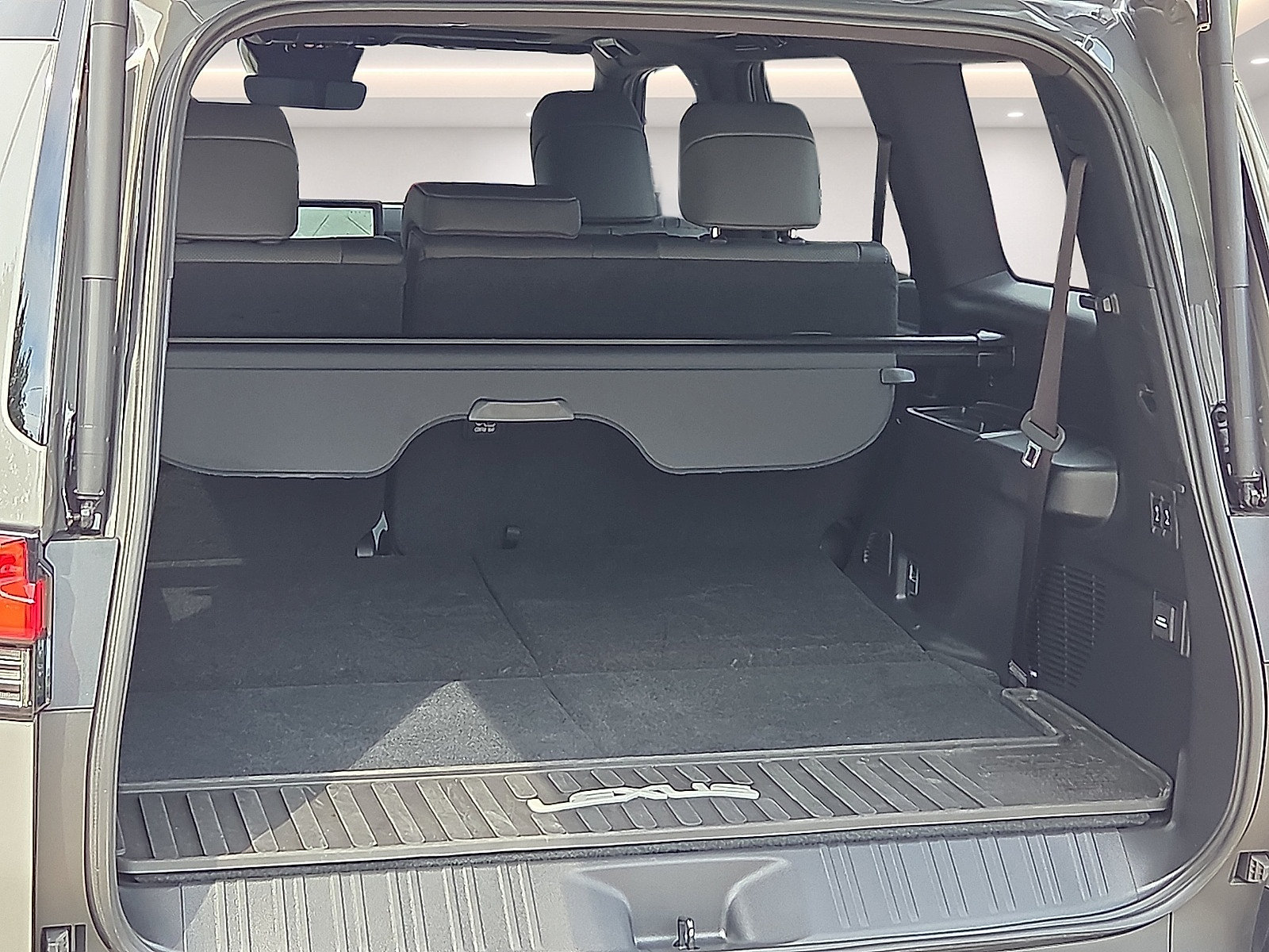 Used 2026 Lexus GX 550 w/ Accessory Package (2T) AWD/4WD image 8