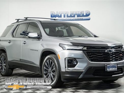 Used 2023 Chevrolet Traverse RS image 1
