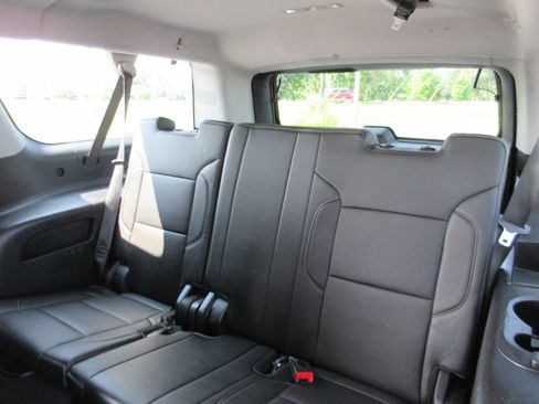 Used 2019 GMC Yukon XL SLT w/ Open Road Package AWD/4WD image 24