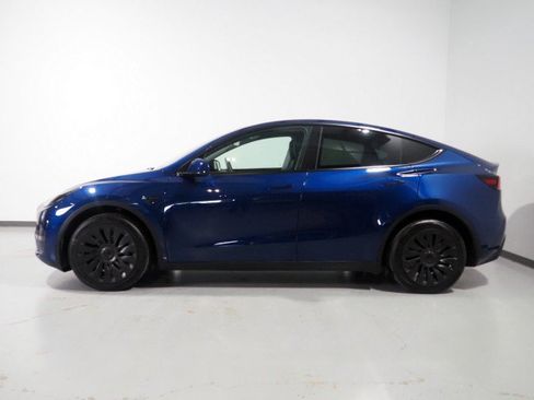 Used 2023 Tesla Model Y Long Range AWD/4WD image 10