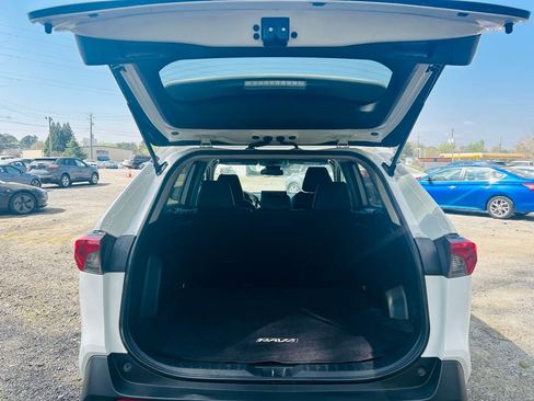 Used 2020 Toyota RAV4 LE image 12