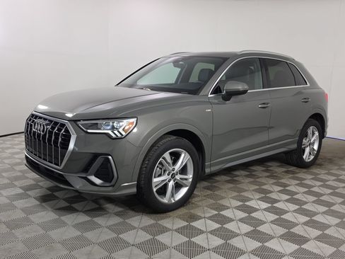 Certified 2023 Audi Q3 2.0T Premium Plus AWD/4WD image 3