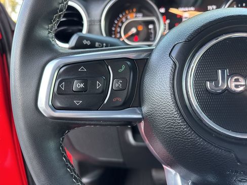 Used 2023 Jeep Wrangler Sahara image 27