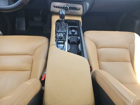 Used 2017 Volvo XC90 T6 Momentum w/ Vision Package AWD/4WD image 26