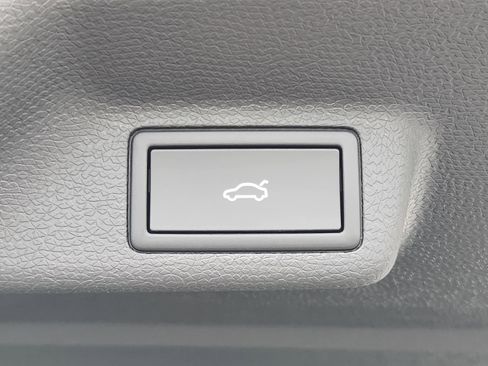 New 2025 Volkswagen ID. Buzz Pro S image 11