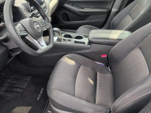 Used 2024 Nissan Altima 2.5 SV FWD image 18