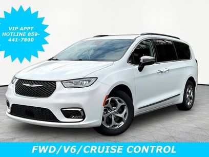 Used 2023 Chrysler Pacifica Limited