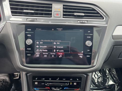 Used 2022 Volkswagen Tiguan SE R-Line image 28