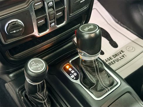 Used 2021 Jeep Wrangler Unlimited Sahara w/ Uconnect 4C Nav & Sound Group image 17