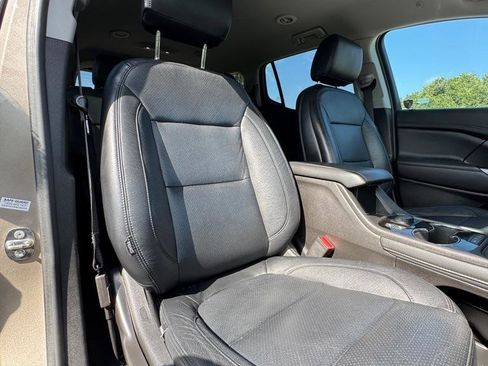 Used 2023 GMC Acadia AT4 image 14