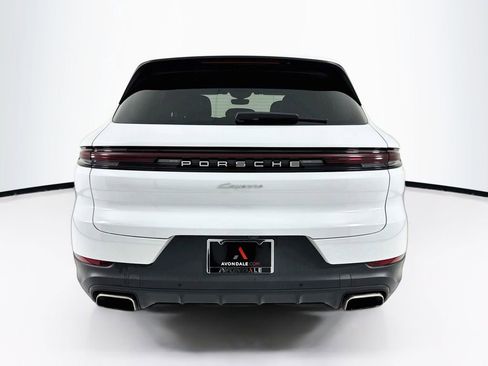 Certified 2024 Porsche Cayenne AWD/4WD image 6