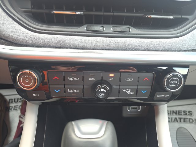 Certified 2023 Jeep Compass Latitude w/ Convenience Group AWD/4WD image 21