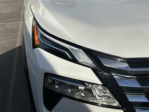 Used 2024 Nissan Rogue Platinum w/ Platinum Premium Package image 9