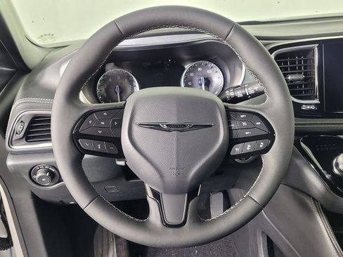 New 2026 Chrysler Pacifica Limited w/ S Appearance Package image 16