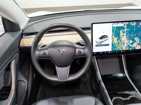 Used 2018 Tesla Model 3 Long Range image 12