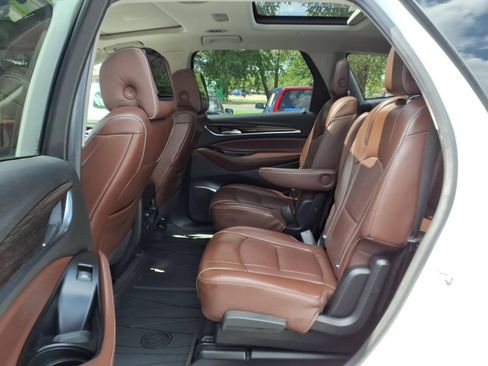 Used 2018 Buick Enclave Avenir w/ Avenir Technology Package AWD/4WD image 5