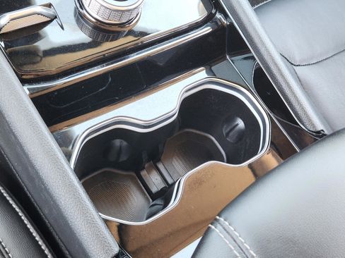 Used 2023 Jeep Grand Cherokee Limited w/ Black Appearance Package image 13