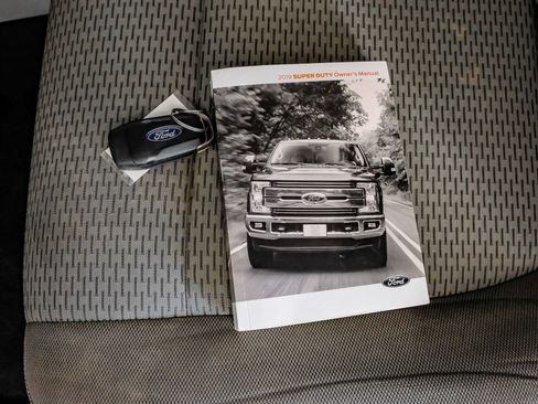 Used 2019 Ford F250 XLT w/ XLT Premium Package AWD/4WD image 64