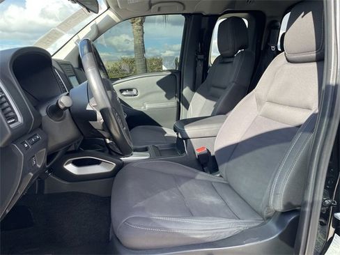 Used 2022 Nissan Frontier SV image 18