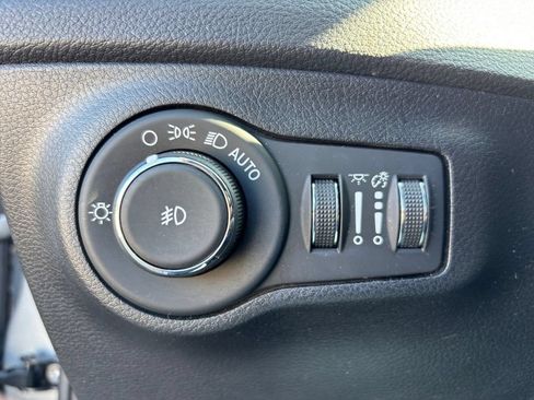 Used 2020 Jeep Compass Limited AWD/4WD image 19