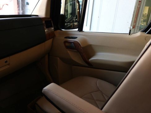 Used 2015 Mercedes-Benz Sprinter 3500 image 31