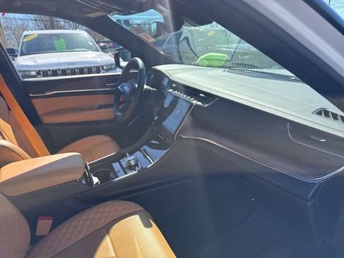 Used 2025 Jeep Grand Cherokee L Summit w/ Luxury Tech Group V image 14