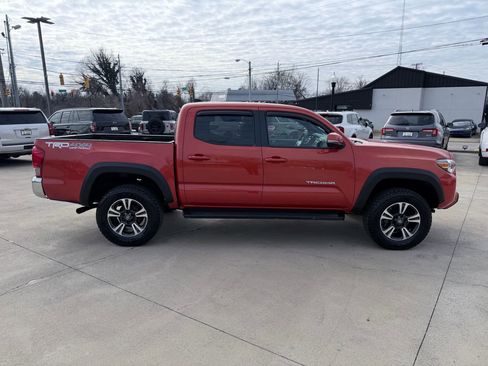 Used 2017 Toyota Tacoma TRD Off-Road w/ Tow Package (A/T) AWD/4WD image 44