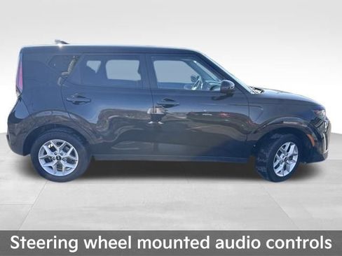 Used 2023 Kia Soul LX w/ LX Technology Package image 7