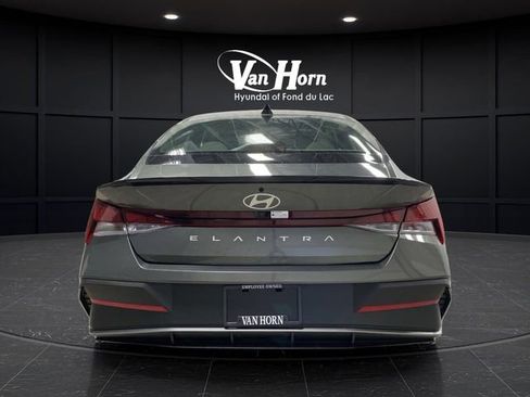 New 2025 Hyundai Elantra Sport image 11