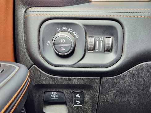Used 2019 RAM 1500 Limited w/ Body Color Bumper Group AWD/4WD image 22