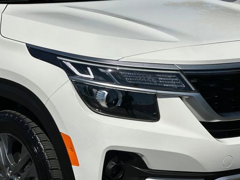 Used 2022 Kia Seltos S image 11