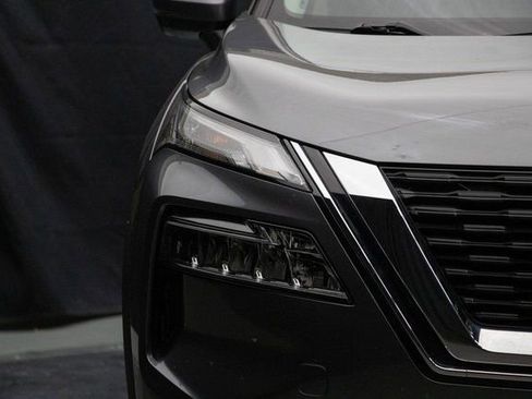 Used 2023 Nissan Rogue SL w/ SL Premium Package image 5