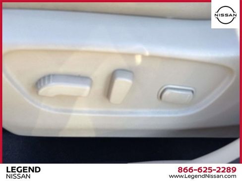 Used 2020 Nissan Rogue SV image 14