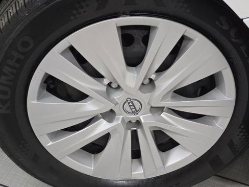 Used 2024 Nissan Sentra S image 11