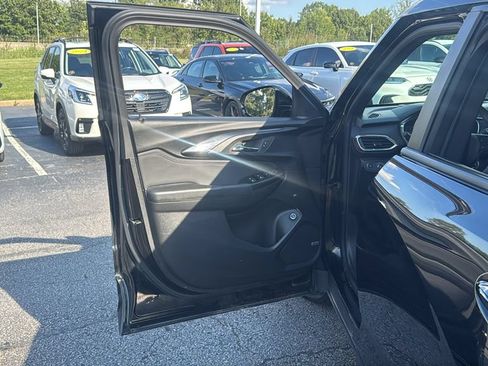 Used 2022 Chevrolet TrailBlazer RS w/ Sun and Liftgate Package AWD/4WD image 15