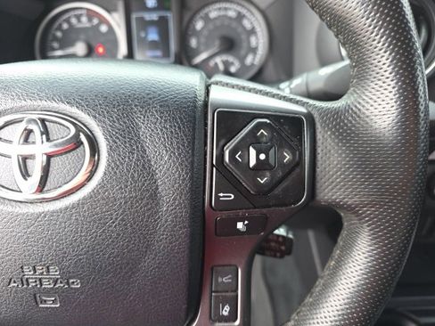 Used 2023 Toyota Tacoma TRD Sport image 19