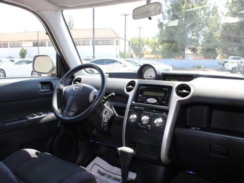 Used 2005 Scion xB image 13