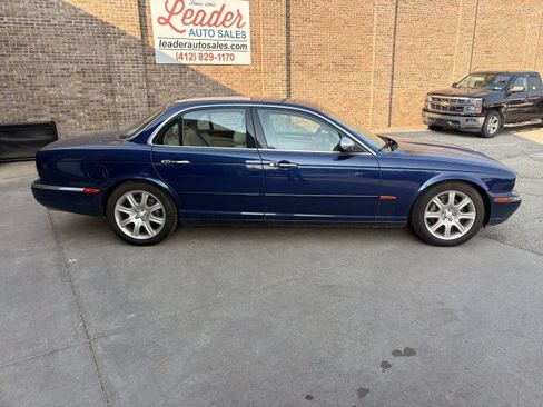 Used 2004 Jaguar XJ8 RWD image 2